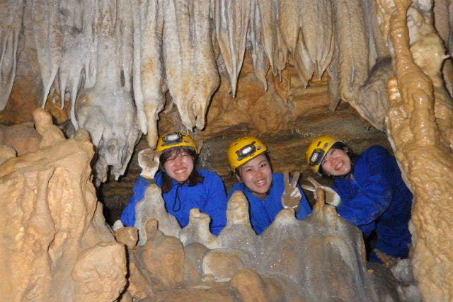 【岡山・新見市・ケイビング】1年中体験OK！小学生から楽しめる洞窟探検