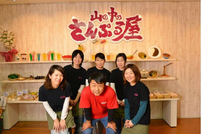 山の中のさんぷる屋は、岐阜県郡上市にて食品サンプル体験が楽しめる施設です。