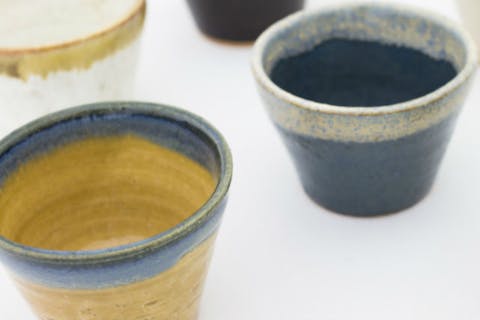 【東大阪・陶芸体験】土をカタチにする熱中体験。自分のサインを入れられます