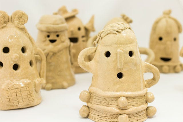 東大阪・陶芸体験】型に巻きつけ手びねりで「はにわ」を作ろう