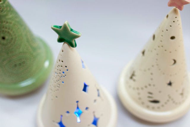 【東大阪・陶芸体験】数量限定！光がこぼれる陶器のクリスマスツリー