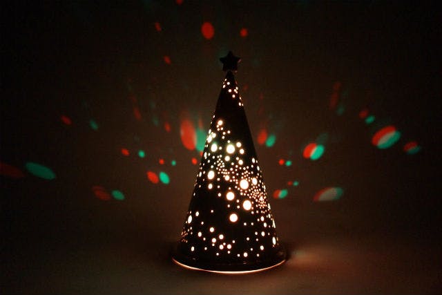 東大阪・陶芸体験】数量限定！光がこぼれる陶器のクリスマスツリー