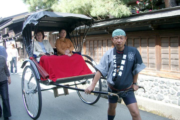 飛騨高山 人力車 旅行気分を盛り上げる 心のこもった歴史遊覧ツアー アソビュー