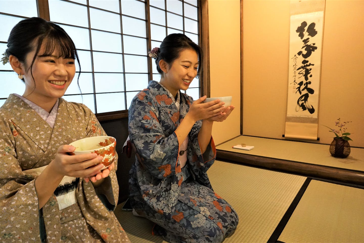【東京・浅草・茶道体験】浅草で日本の美を堪能。本格的なお茶室で気軽に茶道体験