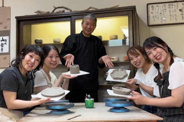 【愛知・蒲郡・陶芸体験】完全貸切！一組ごとに丁寧に指導する、贅沢手びねり陶芸体験