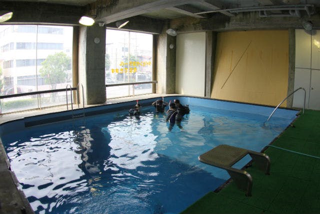 ダイビングショップ ブルーコーナーは、静岡県にて体験ダイビングを開催しています。