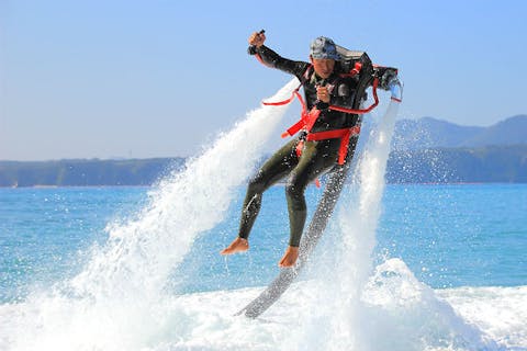 水圧で空を飛ぼう 全国 ジェットパック体験の予約 アソビュー