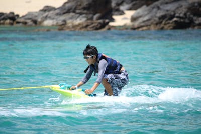 名護市・ザップボード】ウェイクボードよりも簡単！チビっ子や女性も