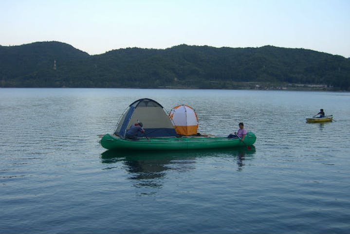 長野県 大町市 キャンプ 天体観測 星の光が降り注いできそう 青木湖 湖上キャンプツアー 2時間or1泊 アソビュー