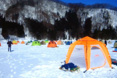 長野 大町市 ワカサギ釣り 釣れたてを味わおう 中綱湖 冬のワカサギ氷上釣り 天ぷらセット付き アソビュー