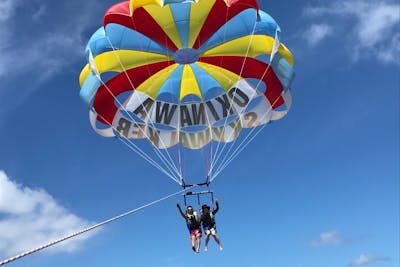 沖縄・宜野湾】絶景パラセーリング＆絶叫マリンスポーツ2点×絶叫