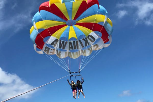 沖縄・宜野湾・パラセーリング】最長200m!沖縄の空を 沖縄・宜野湾・パラセーリング】最長200m!沖縄の空を