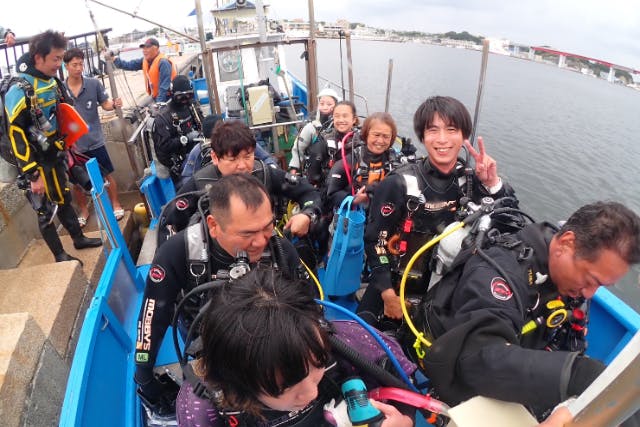 【東京・ダイビングライセンス取得】2日でアドバンスライセンス取得！ダイビングを楽しみ尽くしてひとつ上のダイバーになろう！ボートダイビングなど更に遊べるライセンス取得プラン（最大潜水深度30m）