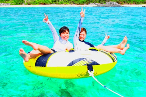 【沖縄・恩納村・水上バイク】3歳から遊べる！水上バイク＆ドラゴンボート＆トーイング1種類付きプラン