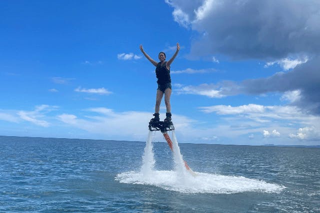 【沖縄・今帰仁・フライボード】初心者大歓迎！海の新定番フライボードで空を飛ぼう！沖縄でもトップクラスの美しさ今帰仁ブルーを上空で楽しむプラン