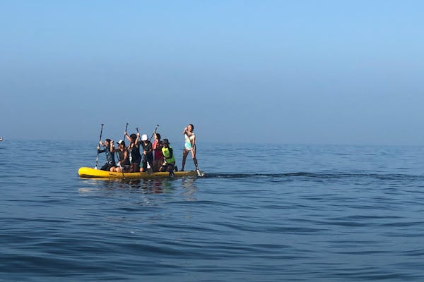 神奈川・茅ヶ崎・SUP】ご家族、グループで乗れる特大サイズ！BIG SUP体験｜アソビュー！