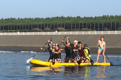 神奈川・茅ヶ崎・SUP】ご家族、グループで乗れる特大サイズ！BIG SUP体験｜アソビュー！