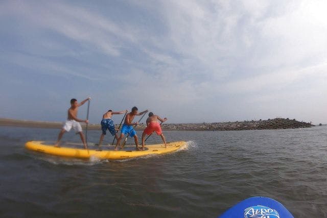 神奈川・茅ヶ崎・SUP】ご家族、グループで乗れる特大サイズ！BIG SUP体験｜アソビュー！