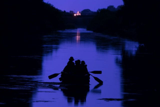 【北海道・十勝・Eボート】ロマンチックな夜の旅。ナイトリバークルージング（4月～11月）
