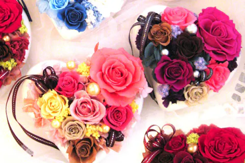 【神奈川・瀬谷・プリザーブドフラワー】お花を咲かせる魔法のレッスン！大きなバラのハート型アレンジ