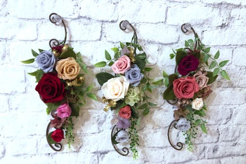 【神奈川・瀬谷・プリザーブドフラワー】ローズいっぱいのお洒落なアイアン壁掛け1個