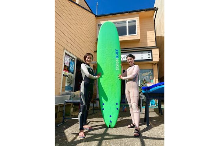 福井 三国 サーフィン 波のり初心者集まれ 連盟公認スクールで基礎から学ぼう アソビュー