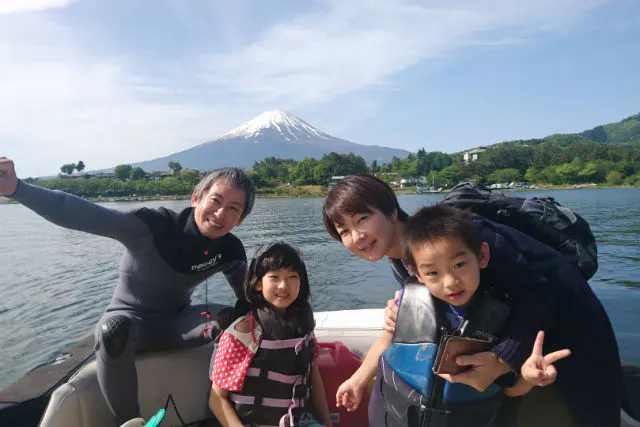 山梨 河口湖 ウェイクサーフィン 丁寧でわかりやすい 9割が立てるようになるウェイクサーフィン体験 アソビュー