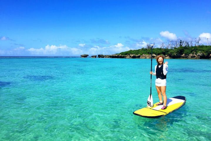 沖縄 Sup 2時間スタンダード マリンブルーの楽園をひとり占めしよう アソビュー