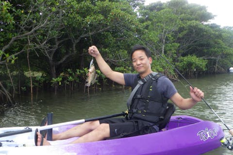 沖縄 石垣島 カヤック ジャングルで釣りしよう マングローブカヤックフィッシング 貸切 アソビュー