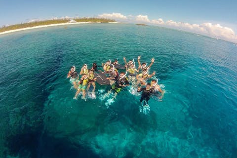 【沖縄・名護市・美ら海水族館近く】北部発！わくわくバナナボート＆シュノーケリング！