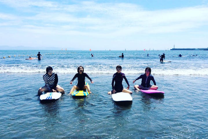 神奈川 平塚 サーフィン 女性限定だから安心 女性のためのサーフィンスクール アソビュー