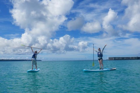 宮古島 Sup 初心者大歓迎 綺麗な海でsupを楽しもう 写真 動画無料プレゼント特典付きプラン 1時間30分 アソビュー