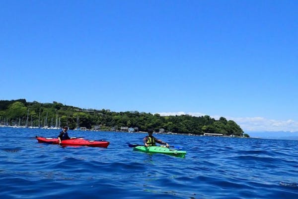 静岡・沼津・カヤック】穏やかな湾内で初めてのツーリング！1日シーカヤックツアー｜アソビュー！