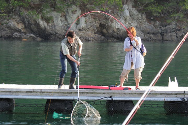 三重 釣り場 海上釣り堀で本格的 6時間釣り放題でヒラメ1枚のおみやげ付き 親子ペア1組限定 アソビュー