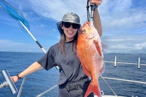 【千葉・勝浦・八幡丸】真鯛をルアーで釣り上げよう！船釣り体験！初心者歓迎！乗合プラン