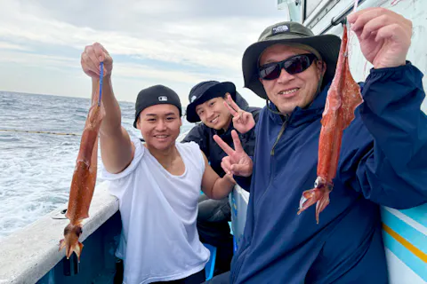 【千葉・勝浦・八幡丸】イカを釣り上げよう！船釣り体験！初心者歓迎！乗合プラン