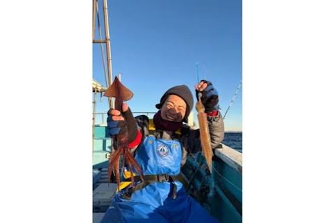 【千葉・勝浦・八幡丸】イカを釣り上げよう！船釣り体験！初心者歓迎！乗合プラン