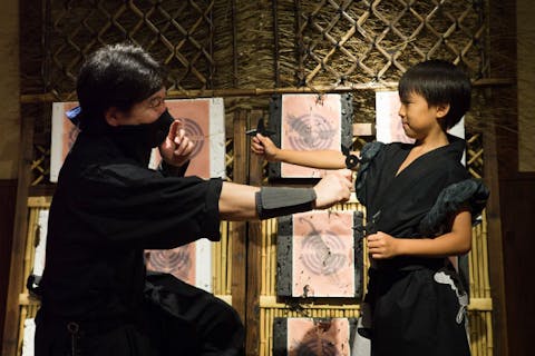 【東京・新宿・忍者体験】気軽な忍者体験！都心ど真ん中にある忍者屋敷へ