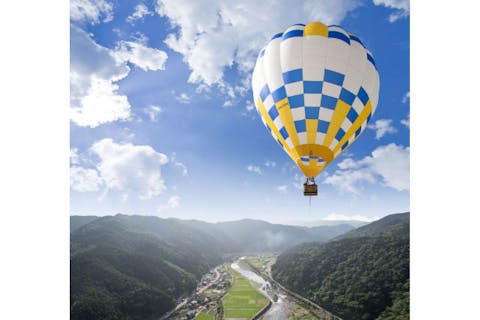 【岐阜・熱気球】高度50メートルへ！清流・長良川を望む、熱気球係留フライト体験