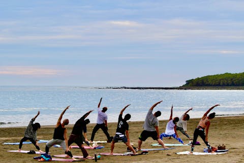【宮崎・青島・ヨガ体験】女子旅にピッタリ！癒しのビーチヨガ体験
