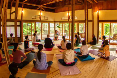 【宮崎・青島・ヨガ体験】古民家でヨガを体験（コーヒー付き・ヨガマット込み）