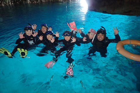 ♪当日予約大歓迎♪【沖縄・恩納村・青の洞窟】☆ボートで行くシュノーケリング☆2歳～OK！超高画質GoPro撮影・餌付無料★手ぶらOK♪