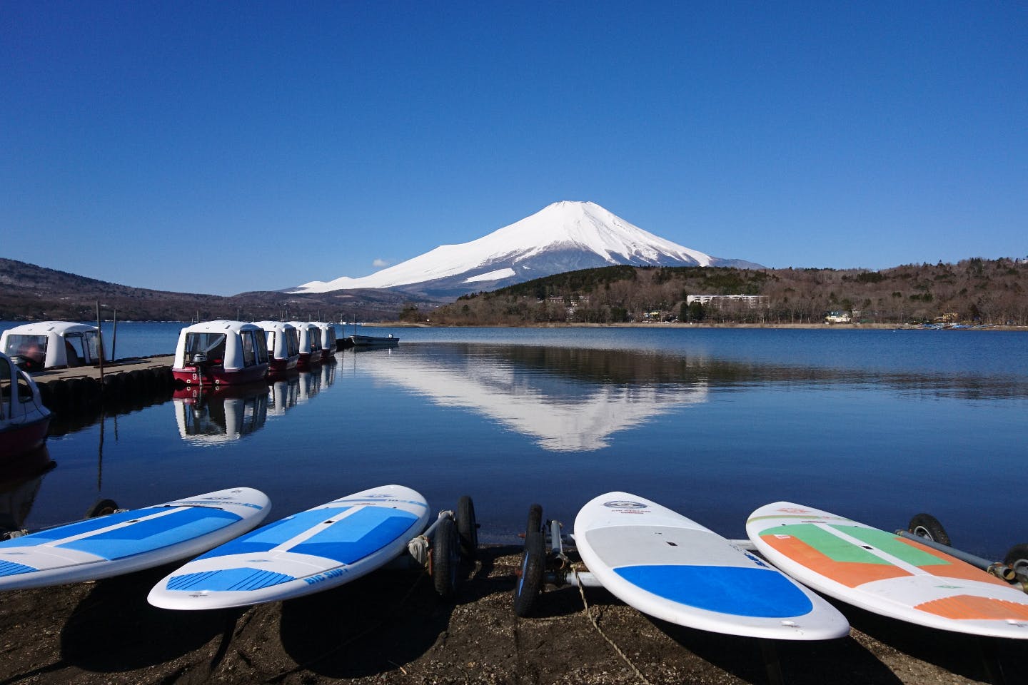 山梨 山中湖 Sup 富士山一望 Supで湖上クルージングを満喫 アソビュー