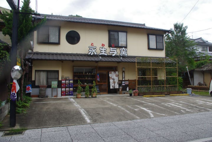 岡山 美作 手びねり 湯郷温泉街で陶芸 旅の思い出にお茶碗作りはいかが 500gの粘土で作る手びねり陶芸体験 アソビュー