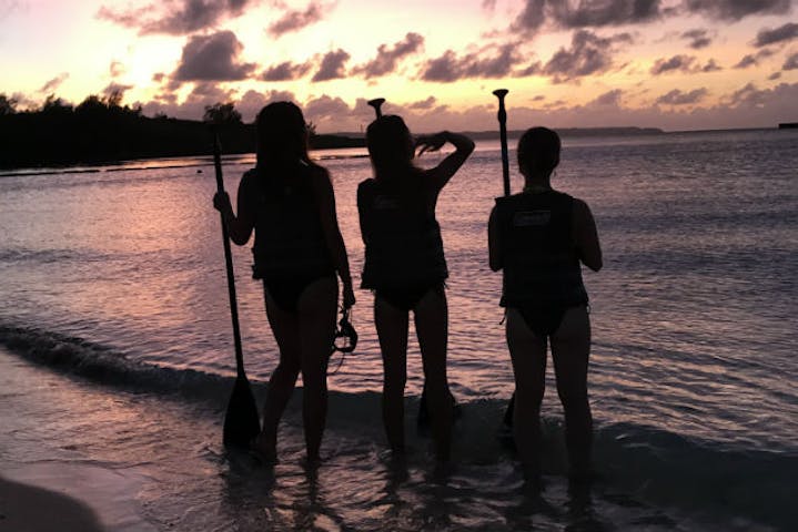 宮古島 Sup体験 サンセットビューで出会う新しい宮古島の海 アソビュー