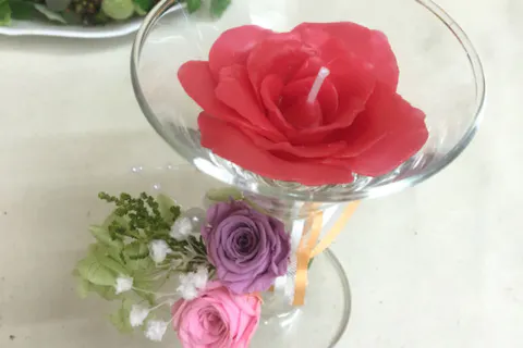 【三重・キャンドル作り】バラ型のキャンドルをつくろう！（プリザーブドフラワーで彩るグラス付き）