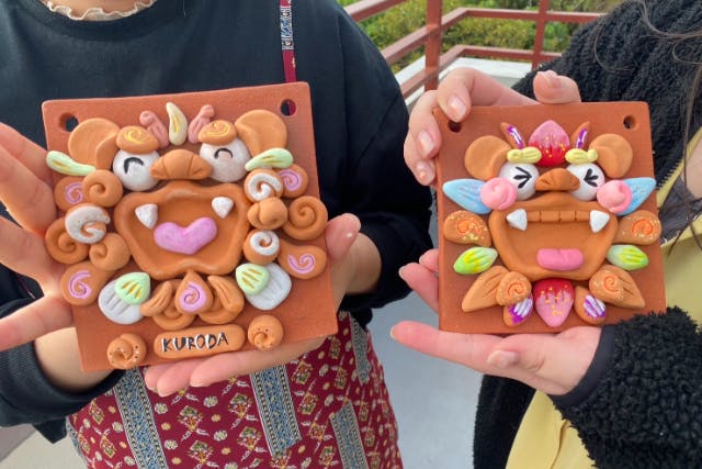 【沖縄・面シーサー作り体験】パズル感覚でシーサーを組み立てよう！ファミリー、カップルはもちろん、小さなお子様にもオススメ！＜約45分＞