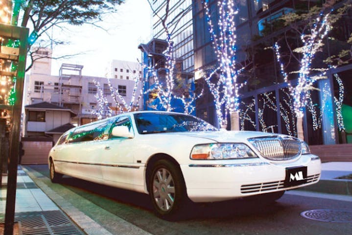 大阪市 リムジンレンタル 最高級車両でご案内 大阪のまちを贅沢にクルージング アソビュー