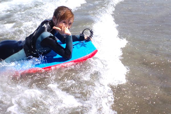 無料送迎付！！手ぶらで体験ボディボードスクール】おひとり様大歓迎