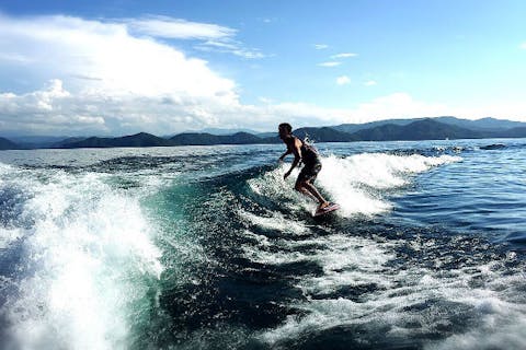 猪苗代 表磐梯 ウェイクサーフィンの遊び体験 アソビュー 休日の便利でお得な遊び予約サイト